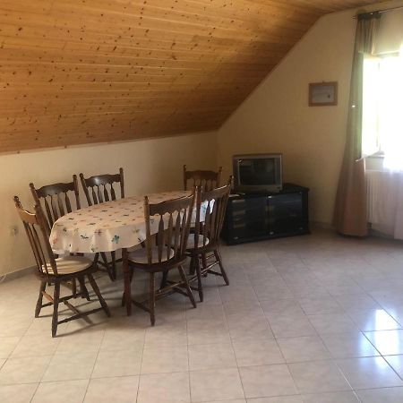 Zalakarosi Egerfa Nyaralohaz Foeldszinti Es Emeleti Apartman Экстерьер фото