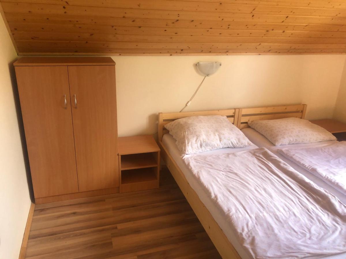 Zalakarosi Egerfa Nyaralohaz Foeldszinti Es Emeleti Apartman Экстерьер фото