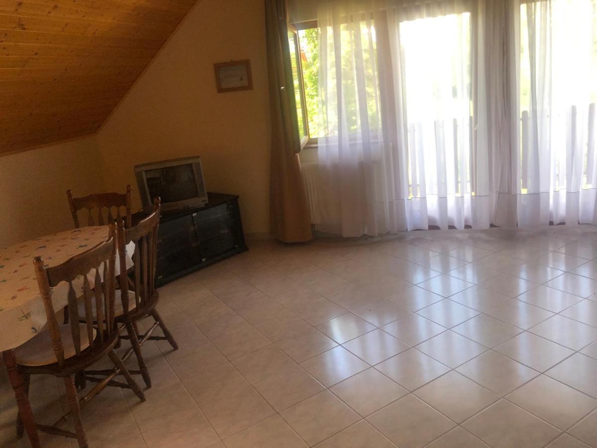 Zalakarosi Egerfa Nyaralohaz Foeldszinti Es Emeleti Apartman Экстерьер фото