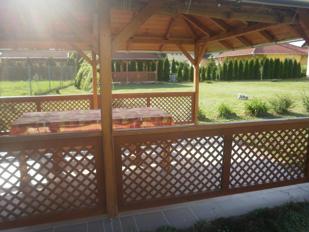 Zalakarosi Egerfa Nyaralohaz Foeldszinti Es Emeleti Apartman Экстерьер фото