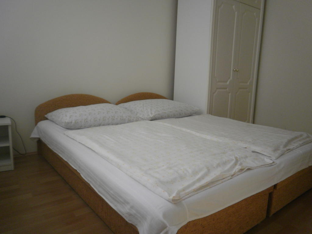 Zalakarosi Egerfa Nyaralohaz Foeldszinti Es Emeleti Apartman Номер фото